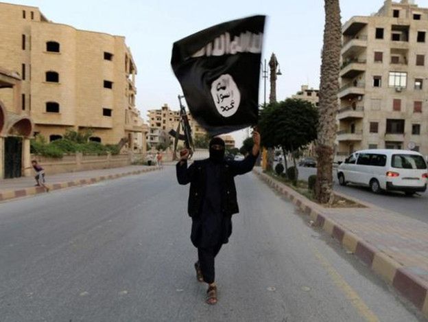 Porzucane przez uciekających bojowników Państwa Islamskiego materiały odkrywają plany ataków w Europie