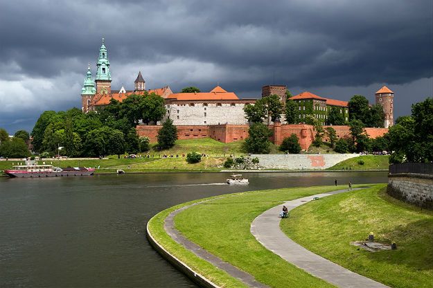 Ulewne deszcze nad Małopolską. W Krakowie uszkodzona sygnalizacja świetlna