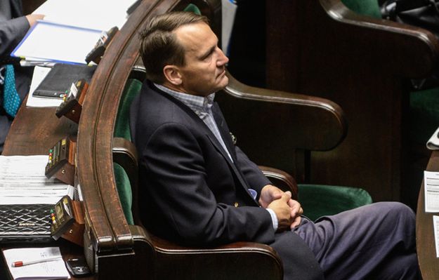 Politycy PO zaskoczeni rezygnacją Radosława Sikorskiego ze startu w wyborach