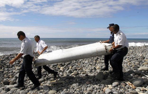 Zbadają szczątki samolotu mogące należeć do zaginionego samolotu Malezyjskich Linii Lotniczych MH370