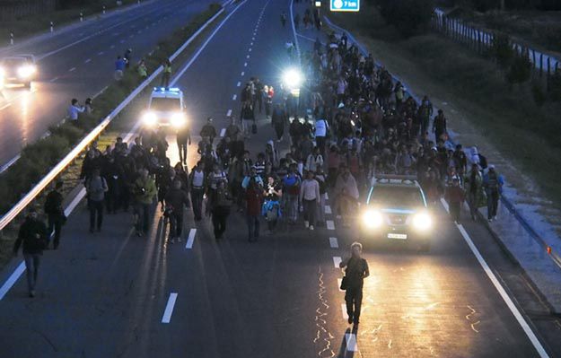 Uchodźcy wydostali się z ośrodka. Węgierska policja użyła gazu
