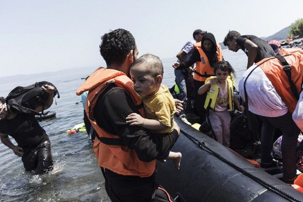 Tak UE powstrzyma falę imigrantów? Druga faza operacji na Morzu Śródziemnym
