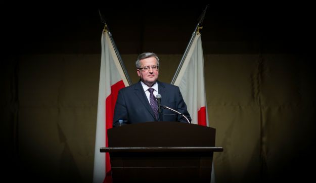 Bronisław Komorowski złożył kwiaty przy pomniku marszałka Józefa Piłsudskiego