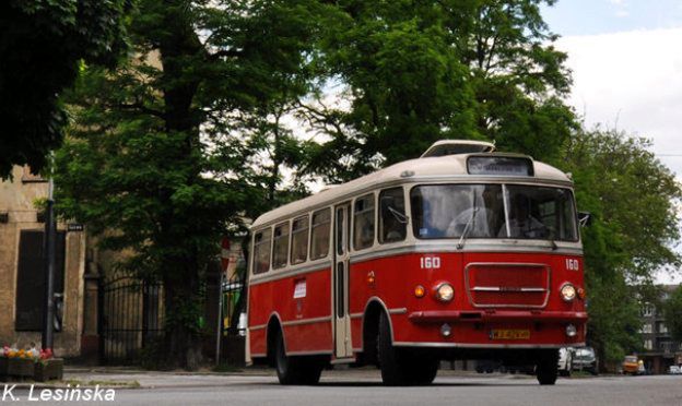 Zobacz Poznań z okien zabytkowego tramwaju i autobusu