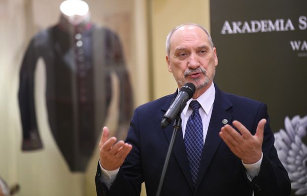 Macierewicz: polityka historyczna MON to przywracanie prawdy