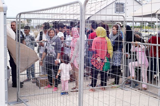 Europol będzie szukał terrorystów w greckich obozach dla uchodźców