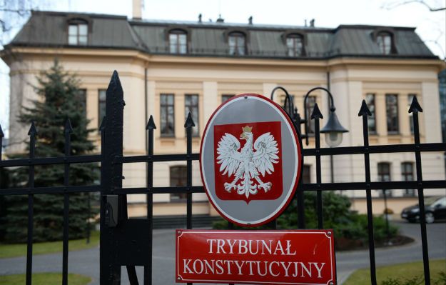 Posiedzenie Trybunału Konstytucyjnego ws. nowelizacji ustawy autorstwa PiS. Sędziowie wysłuchali stanowisk skarżących, decyzja w środę o godz. 13