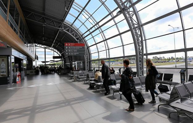 Poranny alarm sparaliżował lotnisko Modlin. 22-letni sprawca zatrzymany