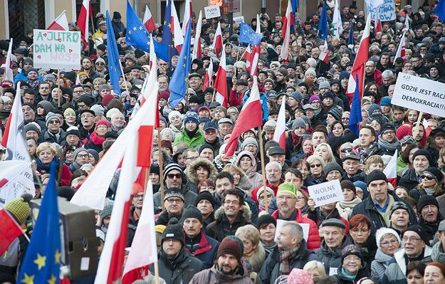 Paweł Lisicki: dziewice orleańskie zabrały głos, czyli na marginesie demonstracji KOD