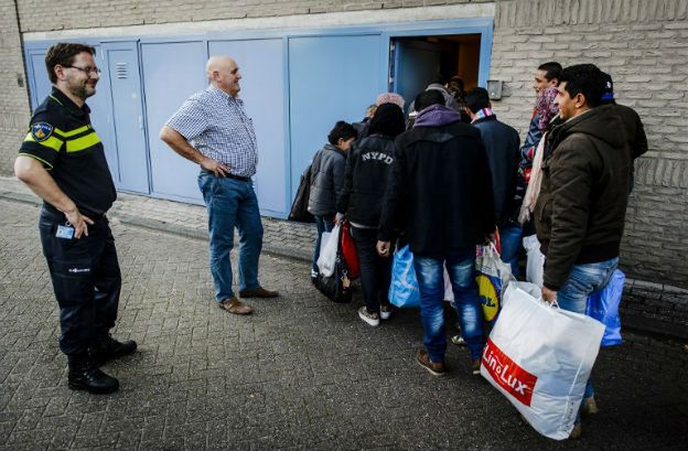 Holandia utworzyła specjalną jednostkę policji do ochrony uchodźców