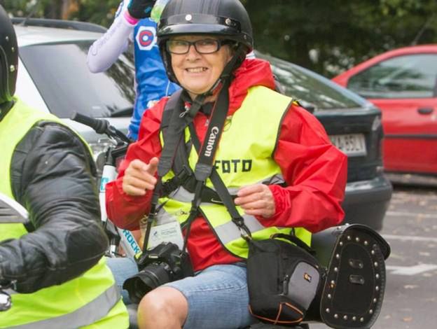 Po 40 latach pracy przeszła na emeryturę. Szukała pomysłu na siebie - została fotoreporterem sportowym