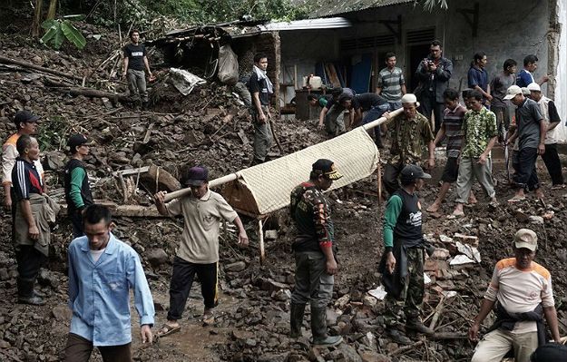 Trzęsienie ziemi w Indonezji o sile 6,2 st.
