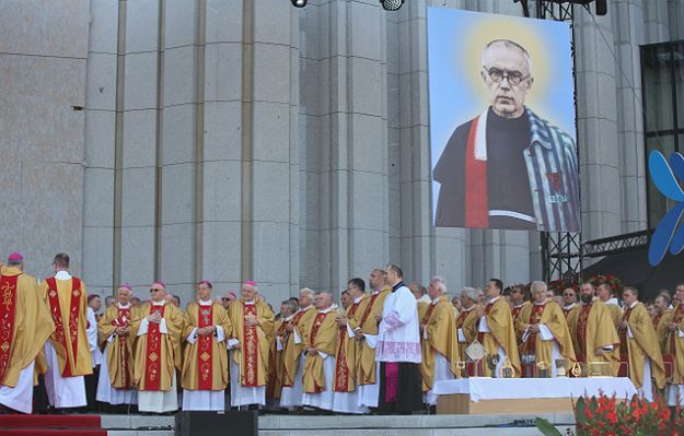 Procesja z relikwiami św. Maksymiliana Kolbego dotarła do Świątyni Opatrzności Bożej