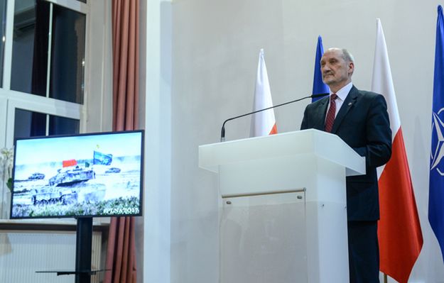 Macierewicz: Putin ostrzegał, że Moskwa chce zmienić układ polityczny w Europie