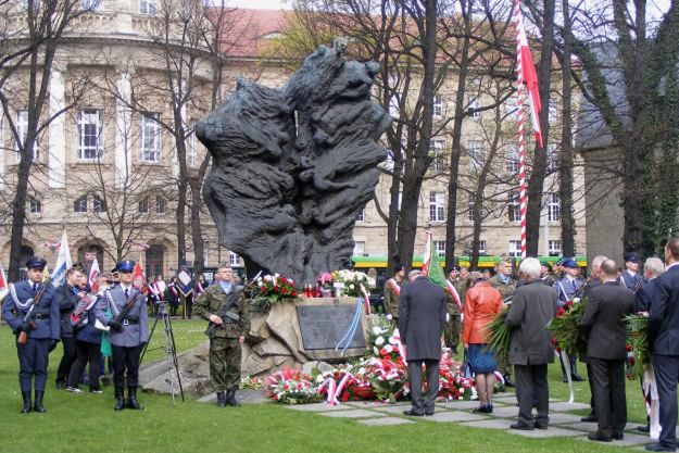 Poznaniacy pamiętali o ofiarach zbrodni katyńskiej