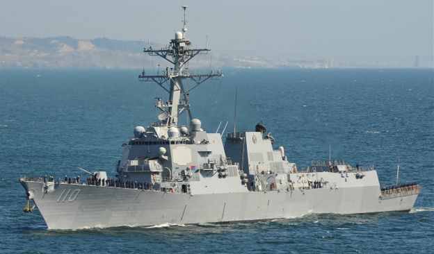 Okręt US Navy w pobliżu spornej rafy na Morzu Południowochińskim. MSZ Chin: to było bezprawne