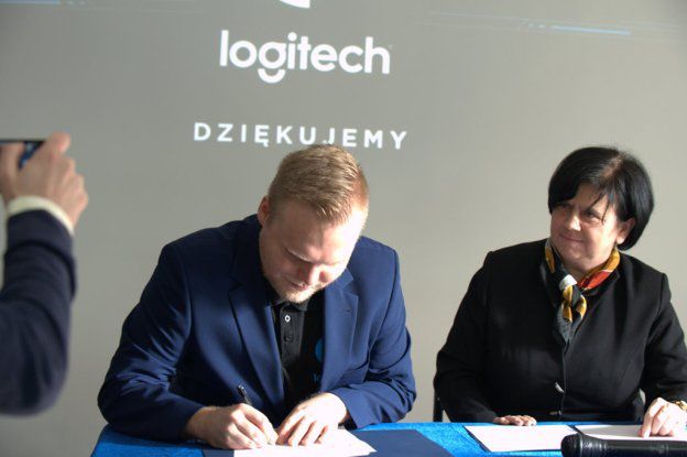 Logitech i pierwsza w Polsce klasa e-sportowa łączą siły