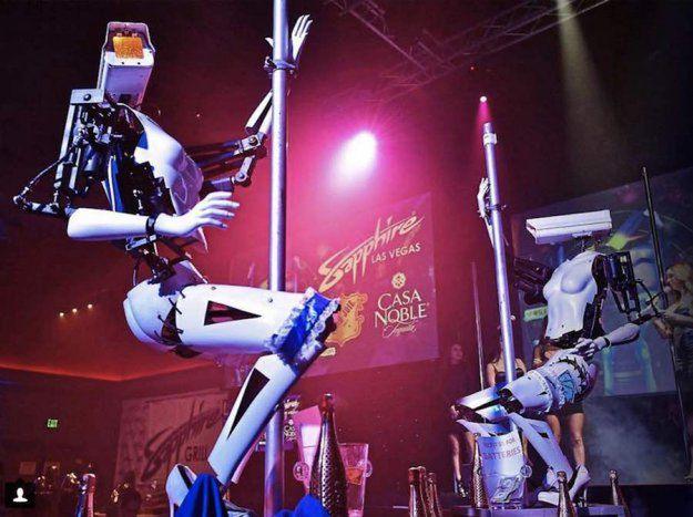 W nocnym klubie zatańczyły roboty