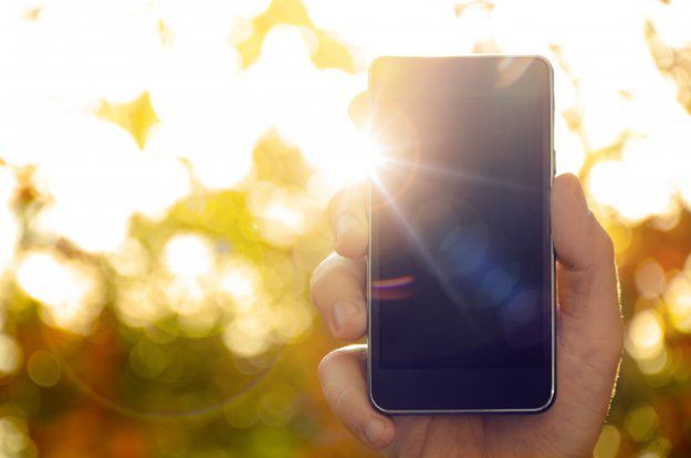 Telefon kontra upał - jak uniknąć problemów?