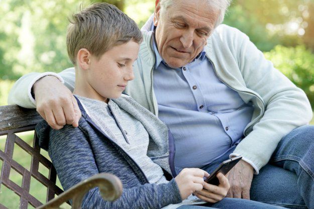 Mniej czasu przed tabletem, więcej z dziadkiem