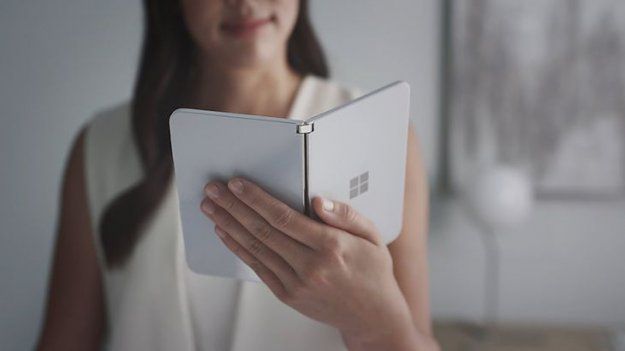 Microsoft pracuje nad modelem składanego smartfona