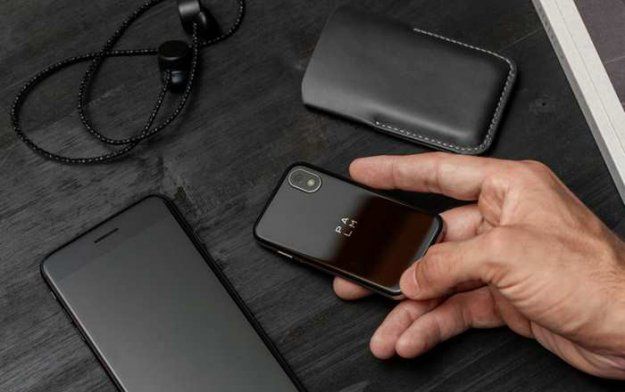 Palm - mini-telefon dla naszego dużego smartfonu