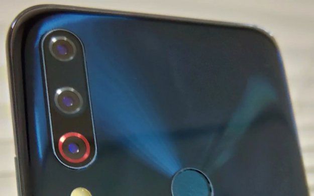 ZenFone 6 z potrójnym aparatem?