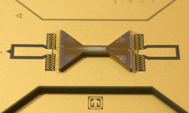 Ogólnodostępny komputer kwantowy już działa