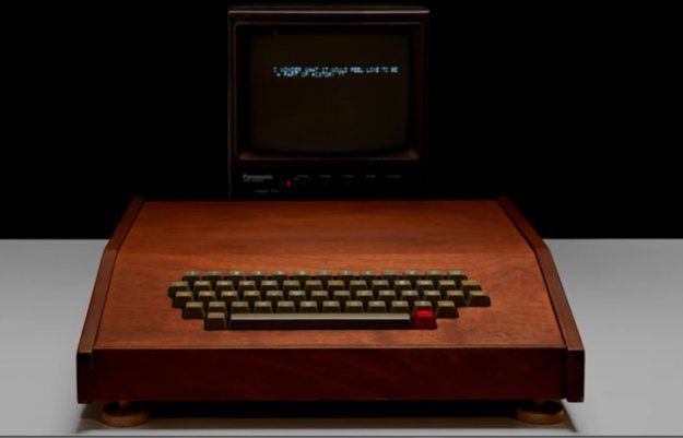 Komputer zbudowany ręcznie przez Jobsa i Wozniaka na licytacji