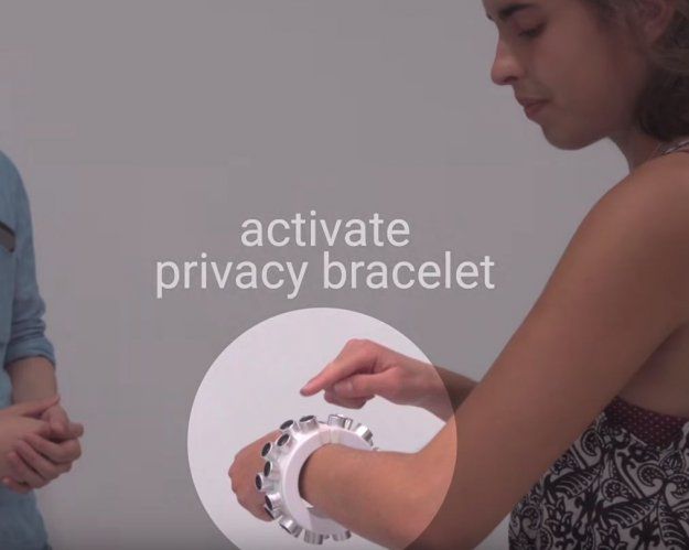 „Bracelet of Silence" sposobem na wszechobecny podsłuch?