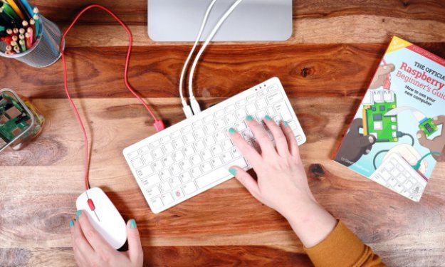 Raspberry Pi 400 – komputer w klawiaturze