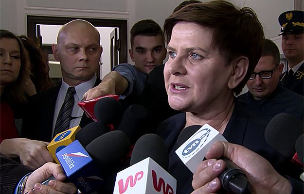 Premier Beata Szydło rozmawiała z prezydentem Francji: zgodziliśmy się, że trzeba uspokoić sytuację