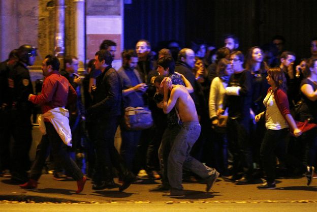 Zidentyfikowano dowódcę zamachowców w Paryżu. Nazwiska terrorysty nie ujawniono