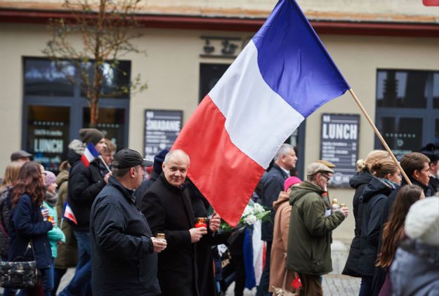 W Gdyni marsz solidarności z Francją, w Gdańsku marsz przeciwko imigrantom