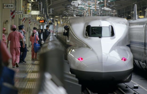 Samobójstwo w szybkiej kolei w Japonii