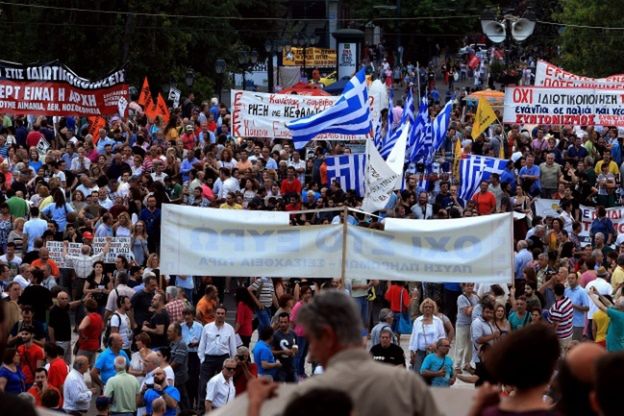 Demonstracja w Atenach przeciwko kolejnym oszczędnościom