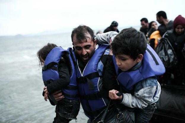 Turcja: ponton z migrantami zderzył się z promem, co najmniej 13 ofiar