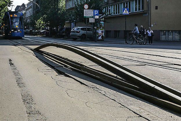 Problemy z torowiskami na krakowskich ulicach. Szyny nie wytrzymują ciepła