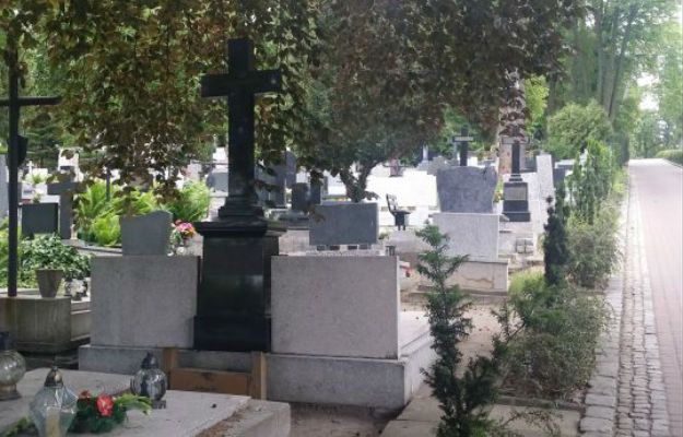 Fatalna pomyłka na cmentarzu w Słupsku. Miało dojść do zamiany ciał