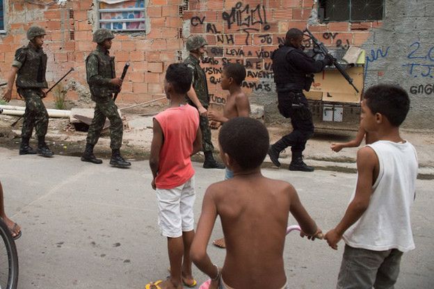 Nieletni przestępcy w Brazylii będą trafiać do więzień dla dorosłych? Kontrowersyjny projekt
