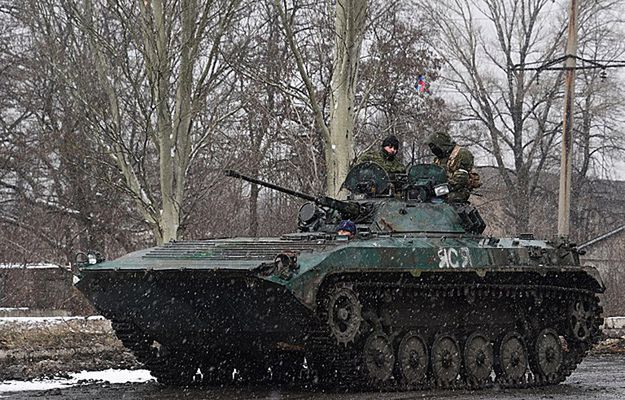 RBNiO: rosyjskie czołgi i wyrzutnie rakietowe kierują się do Nowoazowska