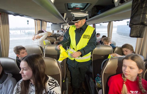 Autokary z dziećmi jadącymi na ferie będą dodatkowo sprawdzane