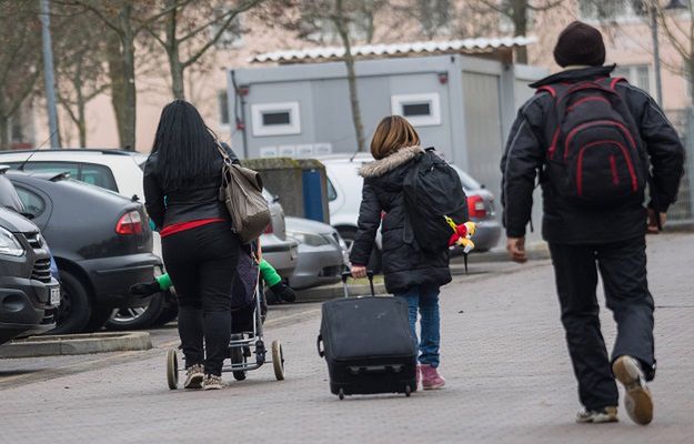 Przemytnik porzucił uchodźców w Niemczech na mrozie