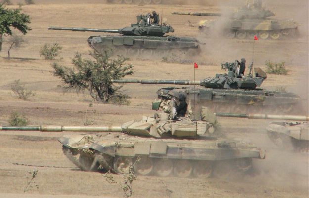 Indie rozmieszczą przy granicy z Pakistanem setki nowych czołgów. Siły pancerne szykowane do wojny błyskawicznej