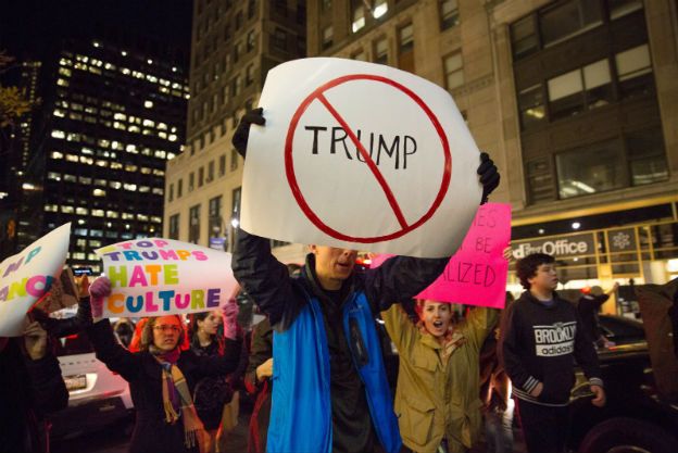 Kolejne protesty w amerykańskich miastach: "Nie mój prezydent"