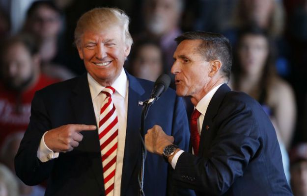 Nielegalne rozmowy Flynna z Rosjanami? Kolejny skandal administracji