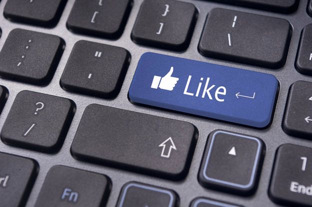 Wiceszef Facebooka Richard Allan o blokowaniu stron: usuwamy mowę nienawiści