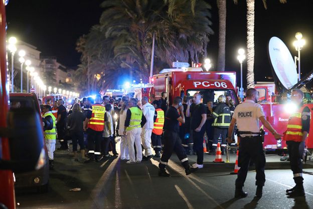 Zamach w Nicei. Polscy politycy i internauci składają kondolencje na Twitterze