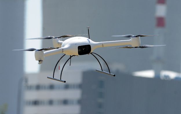 Pilot drona znad Okęcia uniknie kary
