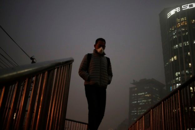 W Pekinie znowu najwyższy alert z powodu smogu